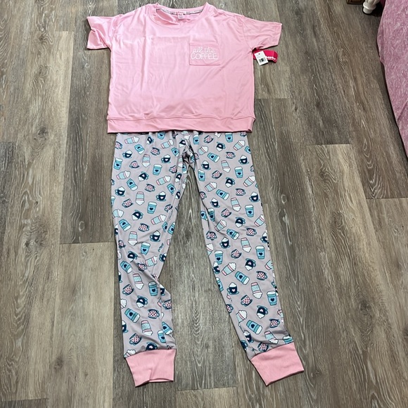🆕 Dollhouse- adorable womans pjs - Picture 2 of 12
